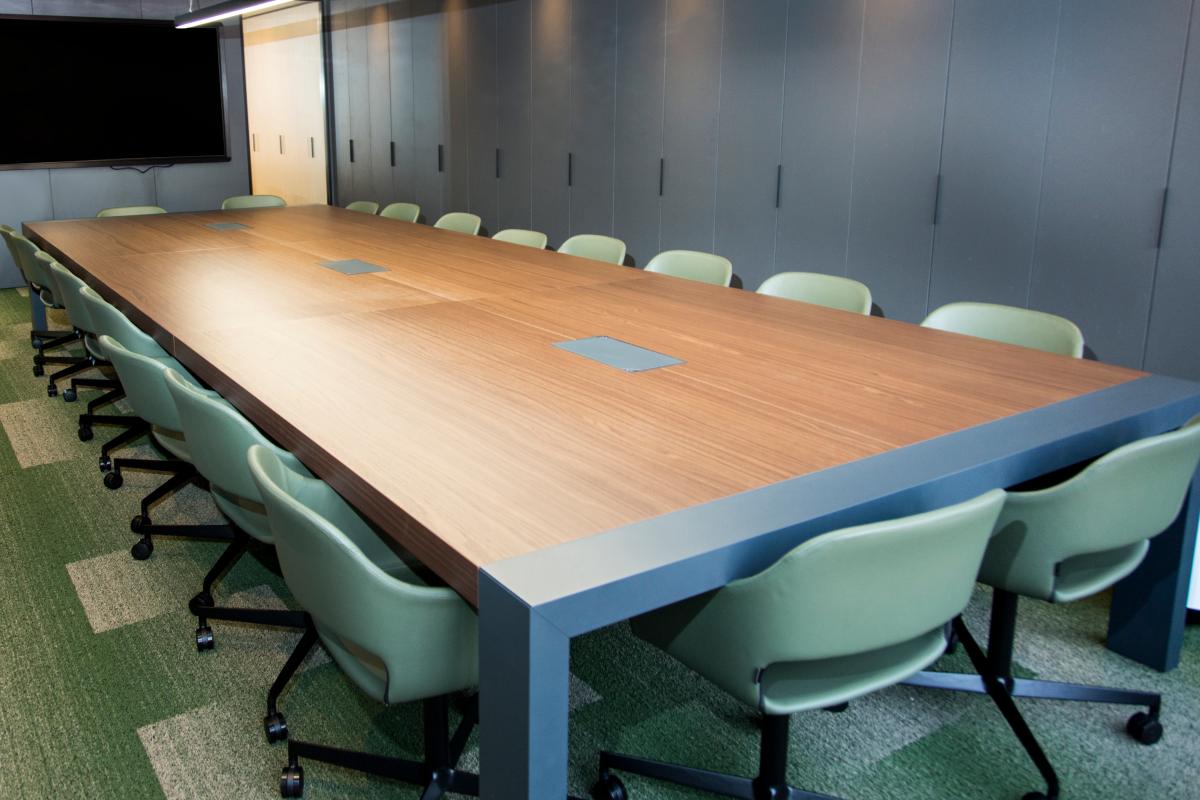 reformas de oficinas acefat meeting room